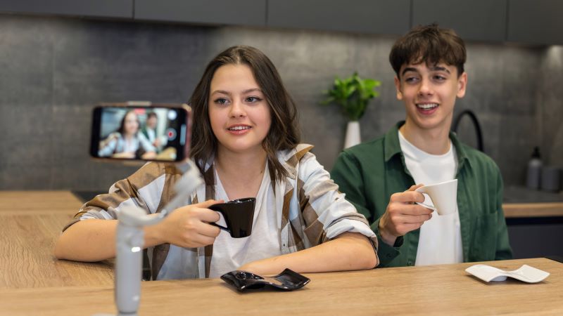 Social Media Influencers Wanted to Create Residual Incomes